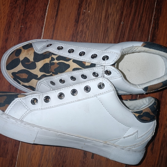 Ladies guess sneakers size 7 - Picture 5 of 6